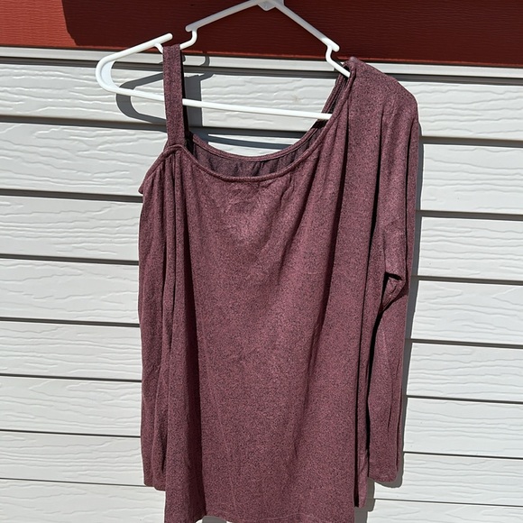 Maurices, XL, Cold Shoulder Plum Top - Picture 2 of 5
